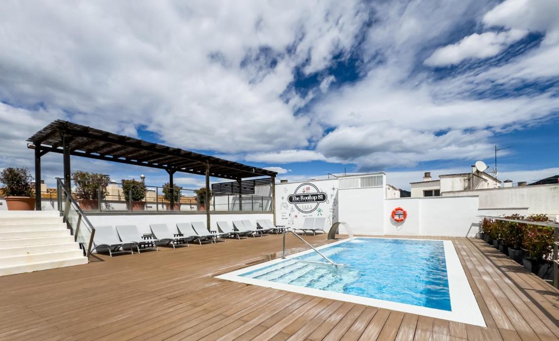 Hotel Marina روساس المظهر الخارجي الصورة