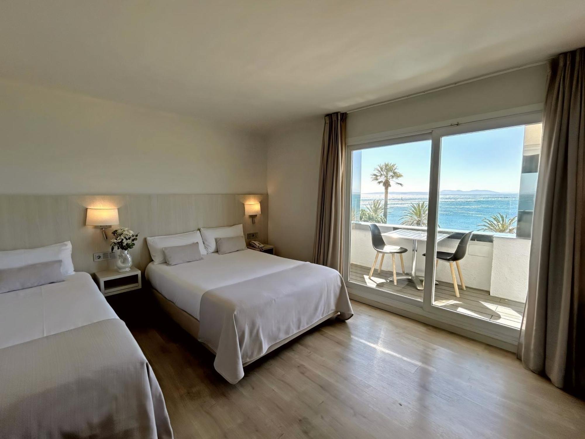 Hotel Marina روساس المظهر الخارجي الصورة