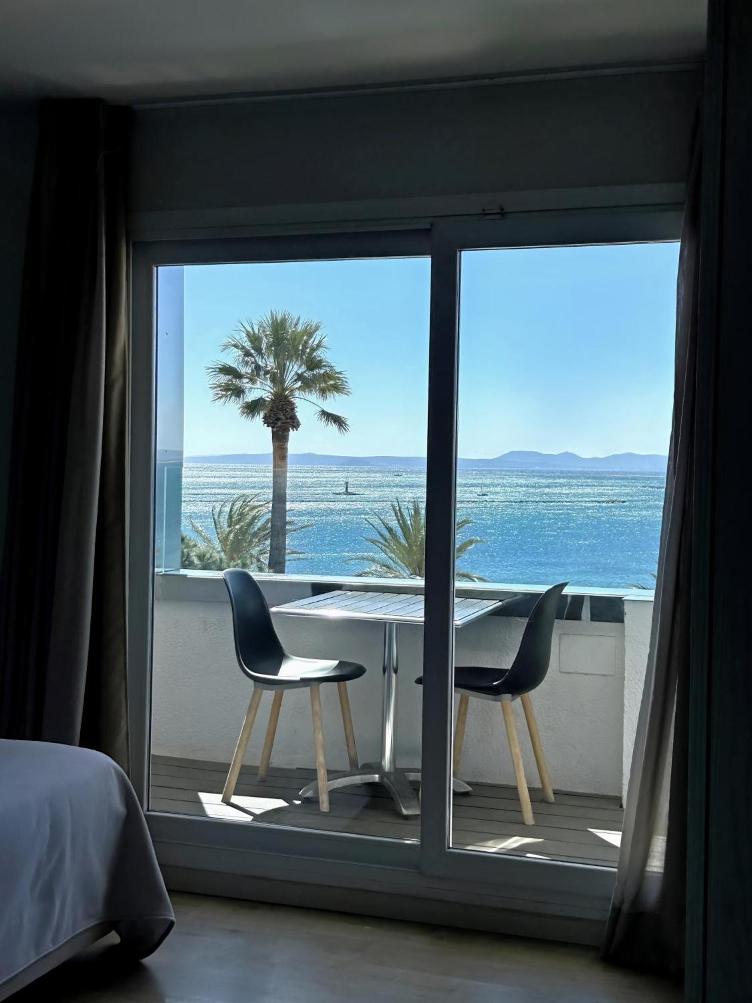 Hotel Marina روساس المظهر الخارجي الصورة