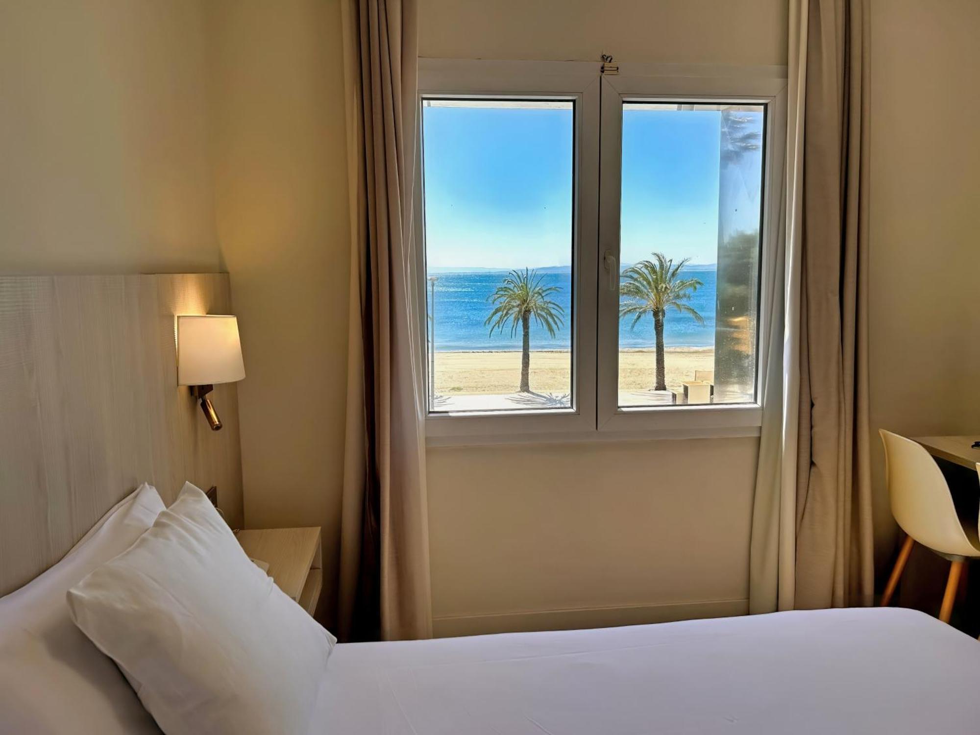 Hotel Marina روساس المظهر الخارجي الصورة