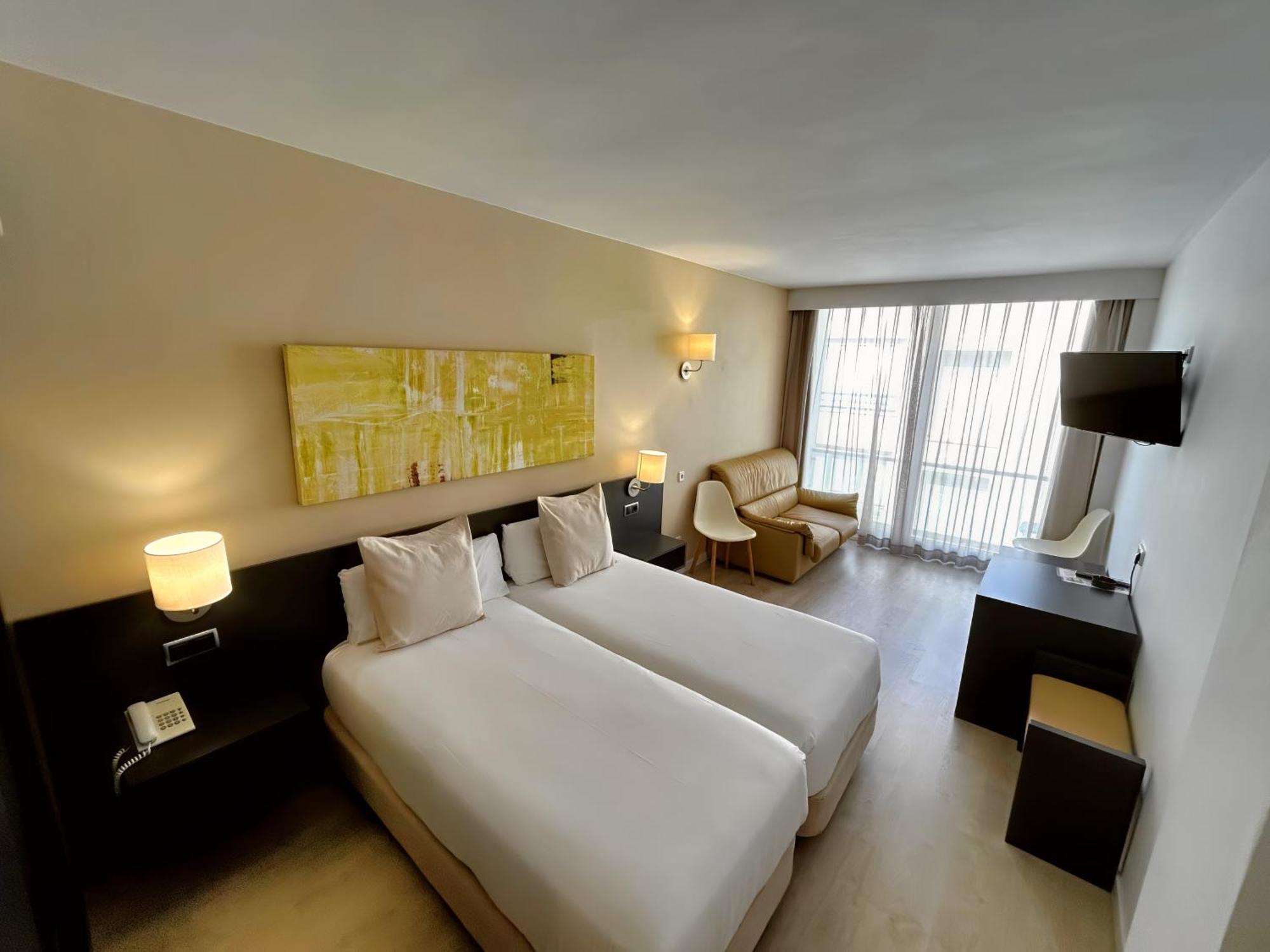 Hotel Marina روساس المظهر الخارجي الصورة