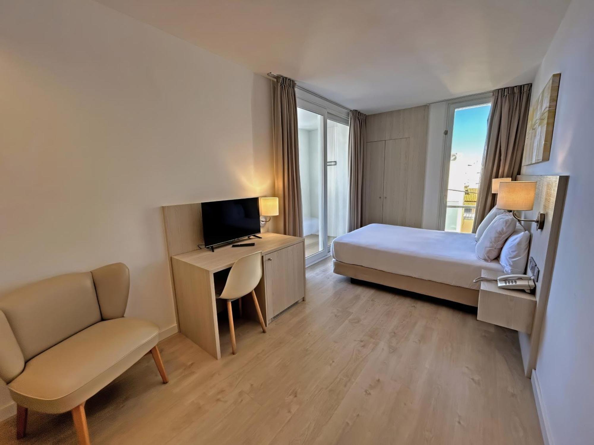 Hotel Marina روساس المظهر الخارجي الصورة