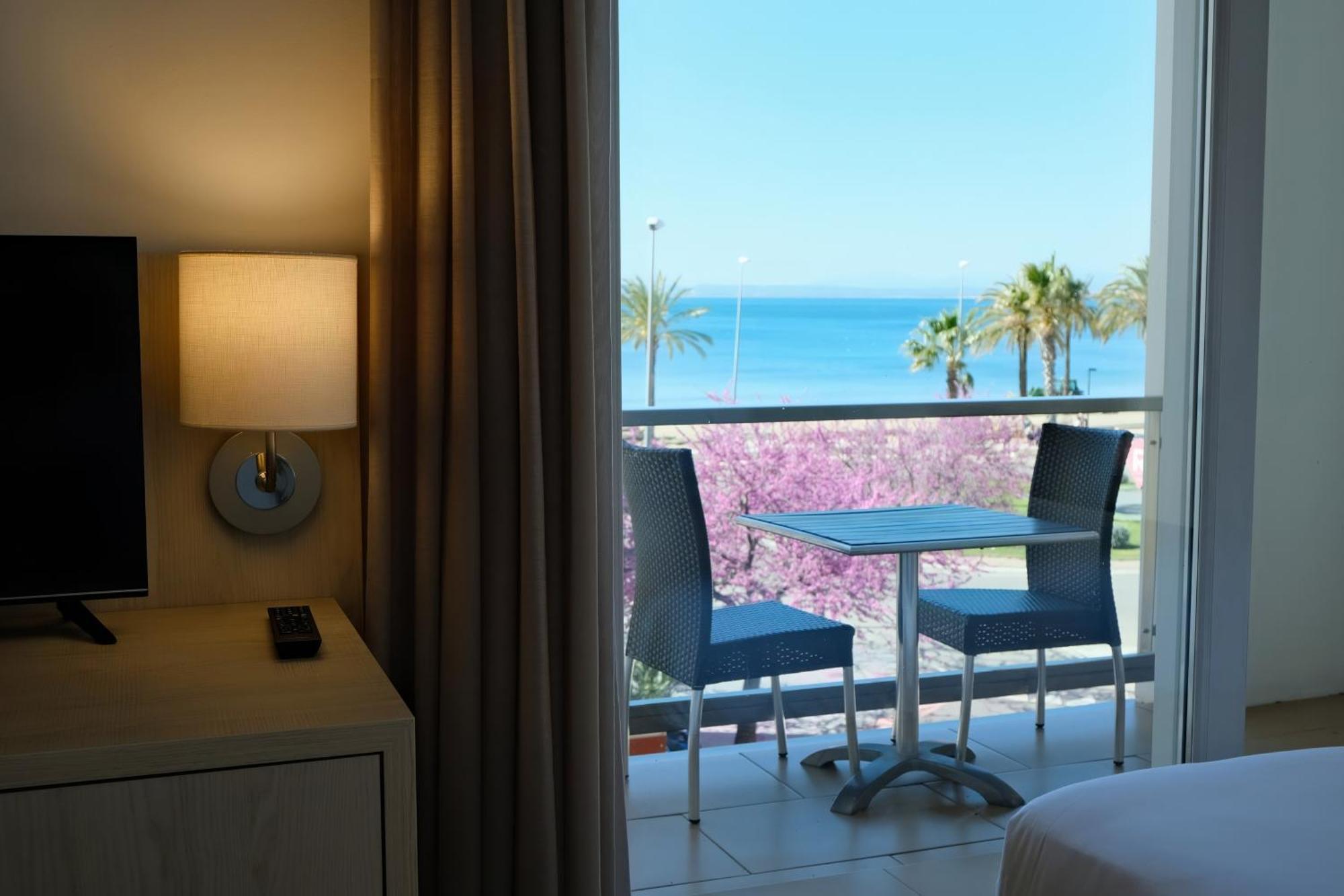 Hotel Marina روساس المظهر الخارجي الصورة