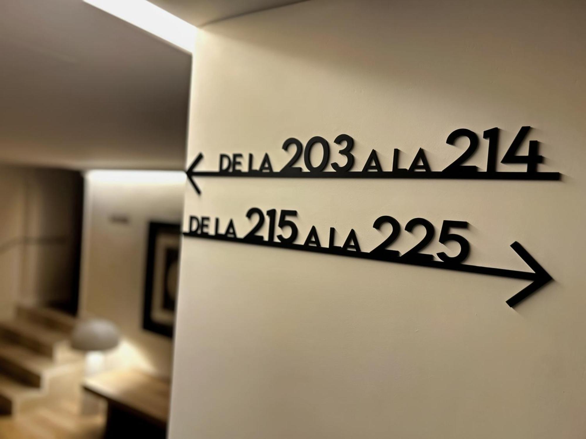 Hotel Marina روساس المظهر الخارجي الصورة
